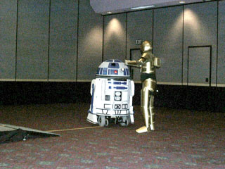 R2D2 and 3CPO reappear at Closing Ceremony