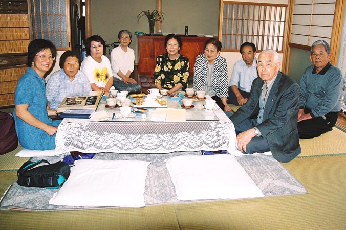 Lynn with relatives in Gotsu